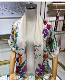Gucci Women s Flora Print Silk Carre